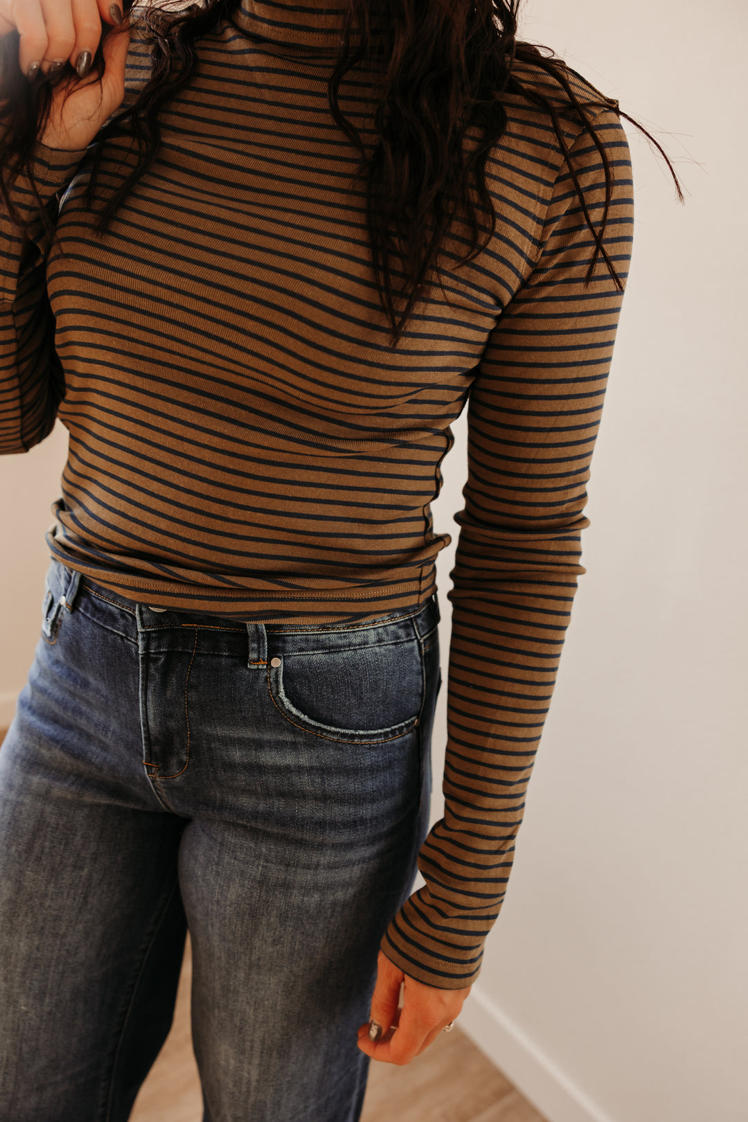 Stripe Turtle Neck L/S Top