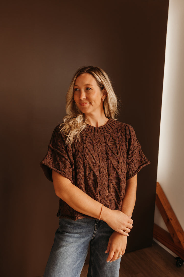 Round Neck S/S Knit Sweater